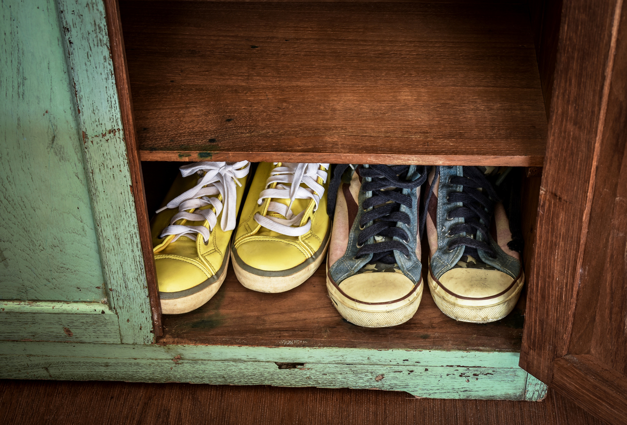 กำจัดกลิ่นตู้รองเท้าเหม็น