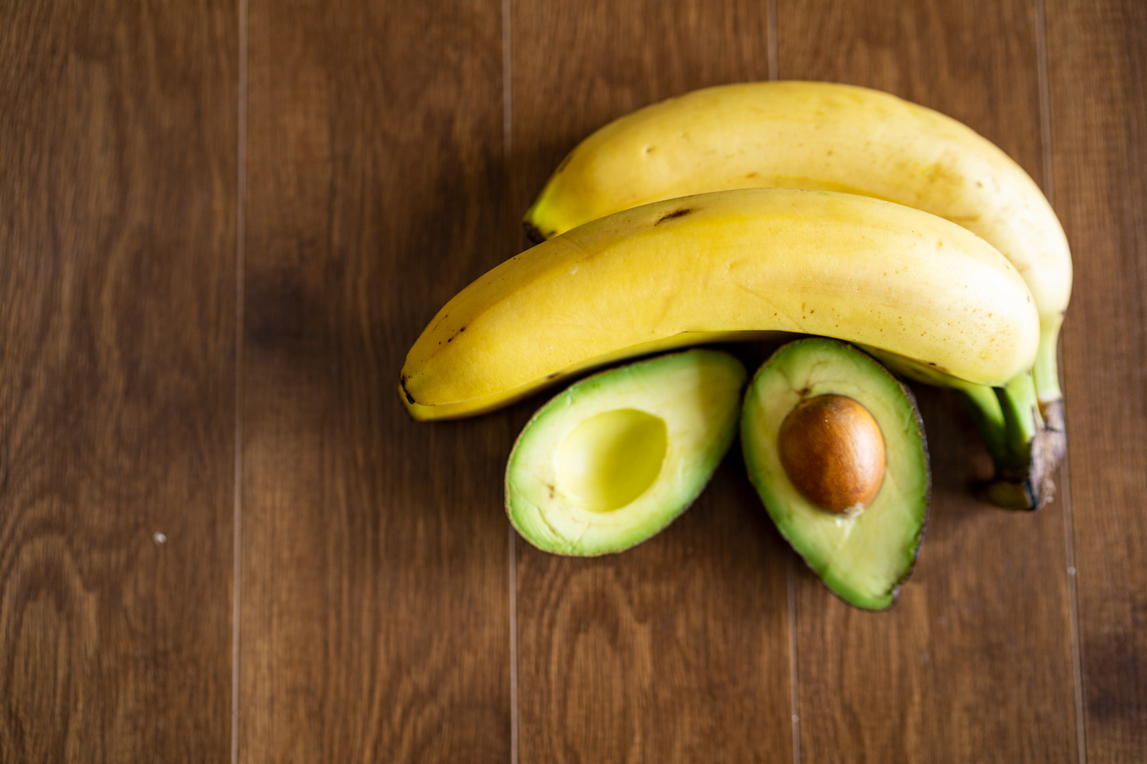 ห้ามกินกล้วยกับอะไร? 5 อาหารที่ควรเลี่ยงหากไม่อยากท้องอืด