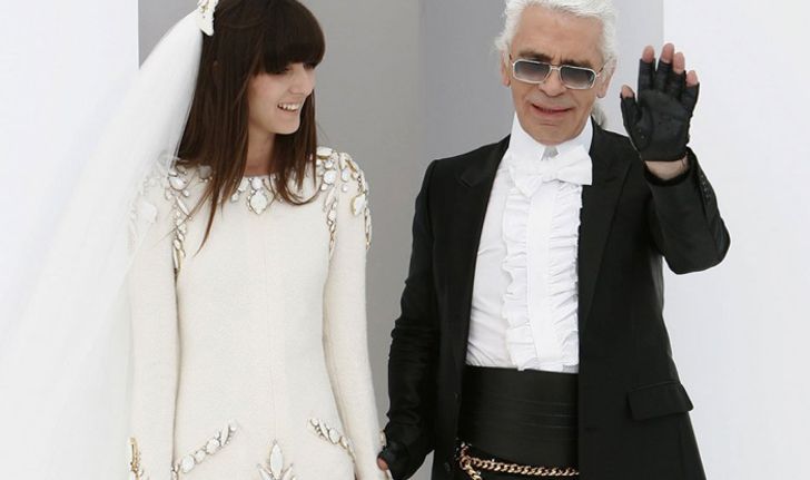 แหวนหมั้นดีไซน์เก๋ ดูแพง ผลงานออกแบบของ Karl Lagerfeld