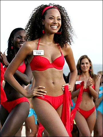 สาวงามจากเปรูพิชิตมงกุฎมิสเวิลด์ 2004