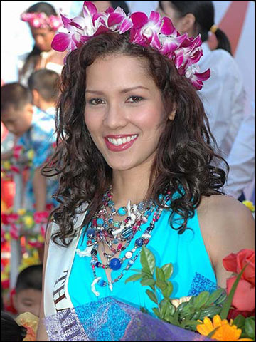 สาวงามจากเปรูพิชิตมงกุฎมิสเวิลด์ 2004