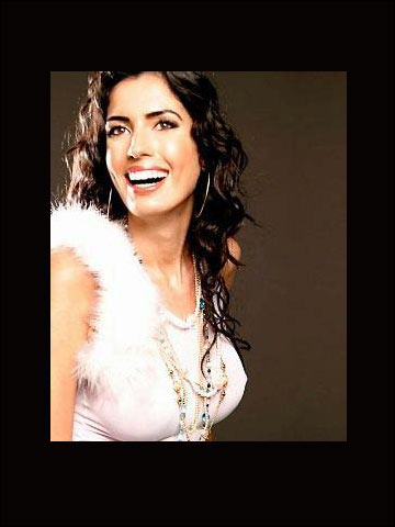 สาวงามจากเปรูพิชิตมงกุฎมิสเวิลด์ 2004