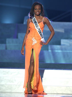 สาวออสซี่คว้ามงกุฏ นางงามจักรวาลปี 2004