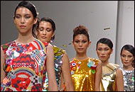 ทาบสุดยอดคนดังร่วม\"กรุงเทพแฟชั่น\"