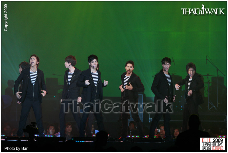 แฟชั่นโชว์  ELLE Fashion for Life 2009