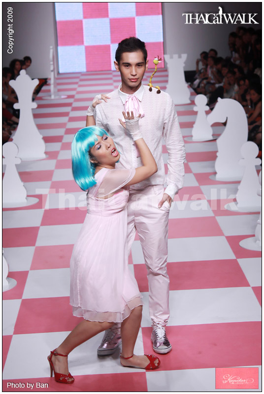 แฟชั่นโชว์ เซตน่ารักๆ จาก Kunitar & 8E88 by L\'Oreal Paris