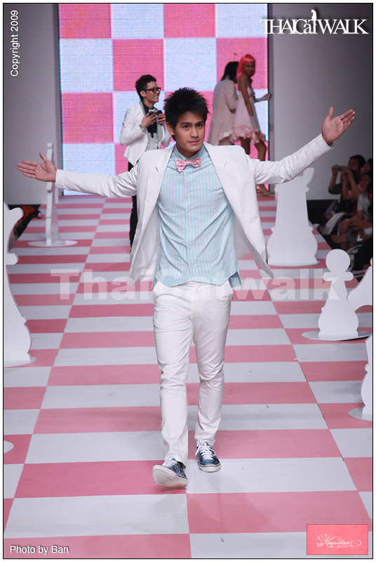 แฟชั่นโชว์ เซตน่ารักๆ จาก Kunitar & 8E88 by L\'Oreal Paris