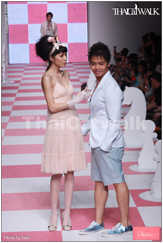 แฟชั่นโชว์ เซตน่ารักๆ จาก Kunitar & 8E88 by L\'Oreal Paris