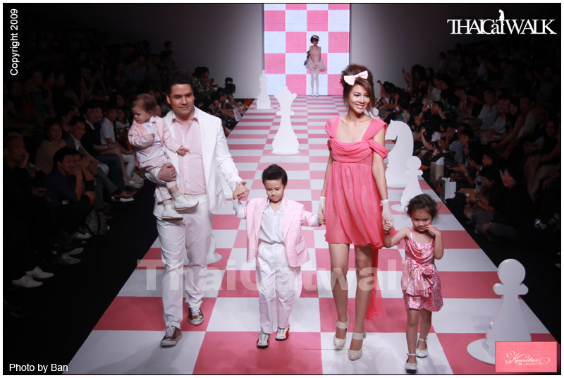 แฟชั่นโชว์ เซตน่ารักๆ จาก Kunitar & 8E88 by L\'Oreal Paris