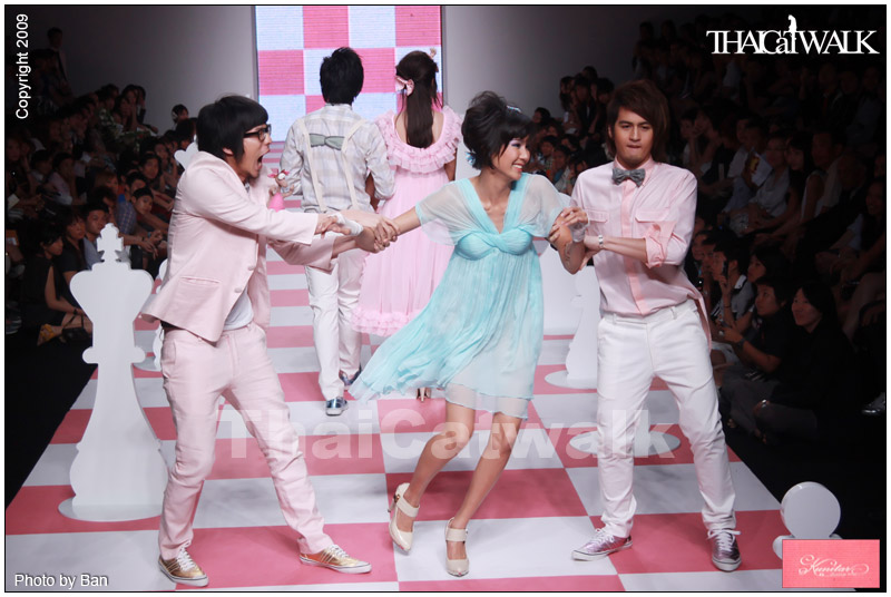 แฟชั่นโชว์ เซตน่ารักๆ จาก Kunitar & 8E88 by L\'Oreal Paris