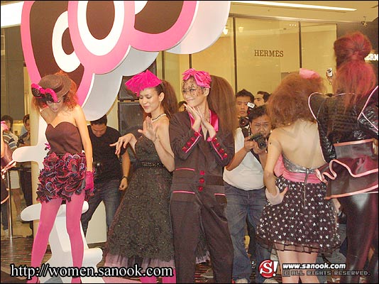 แฟชั่นโชว์ จาก M.A.C Hello Kitty