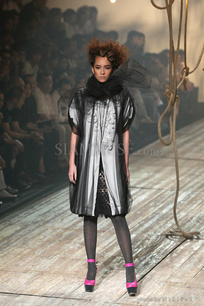 แฟชั่นโชว์ : ELLE Fashion Week 2008 (2) /17 Oct 2008