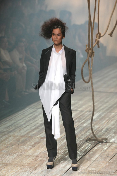 แฟชั่นโชว์ : ELLE Fashion Week 2008 (2) /17 Oct 2008