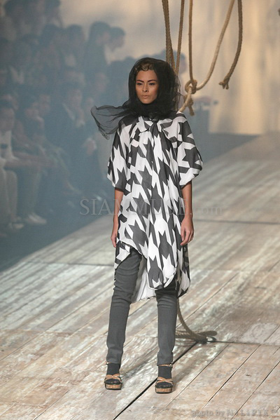 แฟชั่นโชว์ : ELLE Fashion Week 2008 (2) /17 Oct 2008