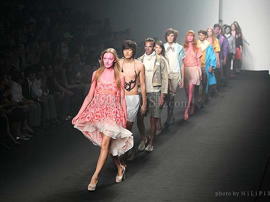 แฟชั่นโชว์ : ELLE Fashion Week 2008 (2) /17 Oct 2008