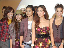 แฟชั่นโชว์จากร้าน XXI FOREVER