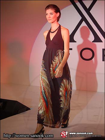 แฟชั่นโชว์จากร้าน XXI FOREVER