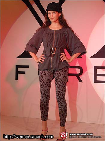 แฟชั่นโชว์จากร้าน XXI FOREVER