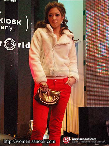 แฟชั่นโชว์ : Colour Of Life Fashion Show