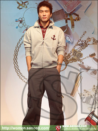 แฟชั่นโชว์จาก งานสุดสัปดาห์ shopping market ครั้งที่ 4