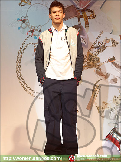 แฟชั่นโชว์จาก งานสุดสัปดาห์ shopping market ครั้งที่ 4