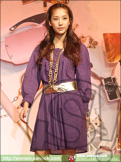 แฟชั่นโชว์จาก งานสุดสัปดาห์ shopping market ครั้งที่ 4