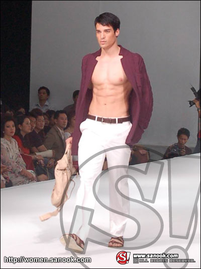 อีดองวุค ร่วมเดินแบบใน Hi International Fashion Week 2007