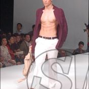 อีดองวุค ร่วมเดินแบบใน Hi International Fashion Week 2007