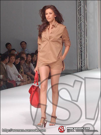 อีดองวุค ร่วมเดินแบบใน Hi International Fashion Week 2007