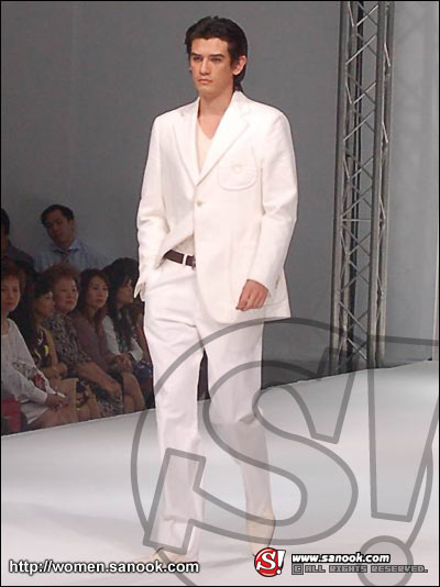 อีดองวุค ร่วมเดินแบบใน Hi International Fashion Week 2007