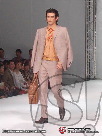อีดองวุค ร่วมเดินแบบใน Hi International Fashion Week 2007