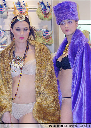 แฟชั่นโชว์ชุดชั้นในจาก Maidenform