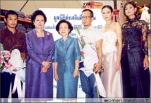 แฟชั่นผ้าไหมไทย