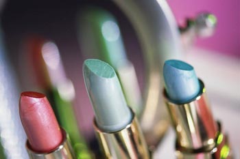 เคล็ดลับการมุ่งหน้าสู่เคาน์เตอร์ เครื่องสำอางอย่างชาญฉลาด