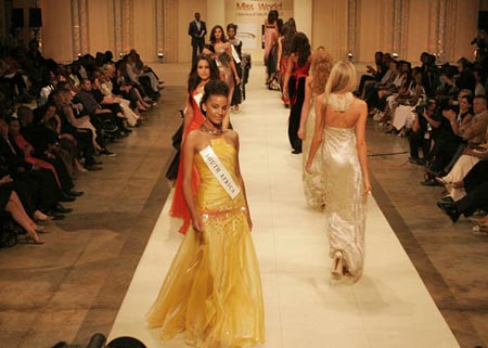 สาวรัสเซียหุ่นดีชนะใจคว้ารางวัลชนะเลิศรอบ Miss World Top Model