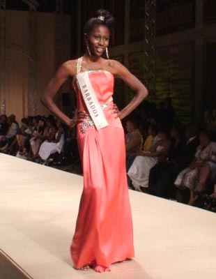 สาวรัสเซียหุ่นดีชนะใจคว้ารางวัลชนะเลิศรอบ Miss World Top Model