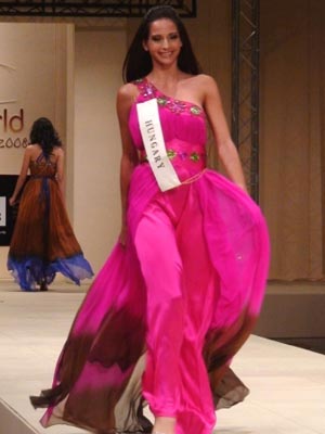 สาวรัสเซียหุ่นดีชนะใจคว้ารางวัลชนะเลิศรอบ Miss World Top Model