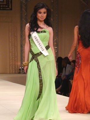 สาวรัสเซียหุ่นดีชนะใจคว้ารางวัลชนะเลิศรอบ Miss World Top Model