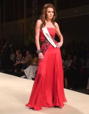 สาวรัสเซียหุ่นดีชนะใจคว้ารางวัลชนะเลิศรอบ Miss World Top Model