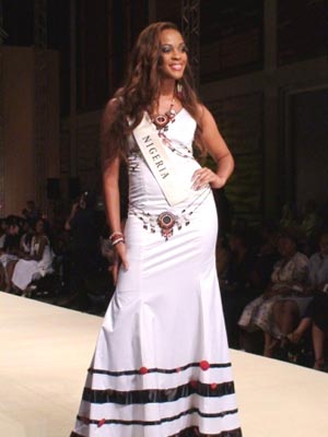 สาวรัสเซียหุ่นดีชนะใจคว้ารางวัลชนะเลิศรอบ Miss World Top Model