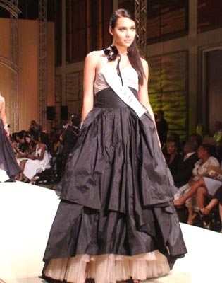 สาวรัสเซียหุ่นดีชนะใจคว้ารางวัลชนะเลิศรอบ Miss World Top Model