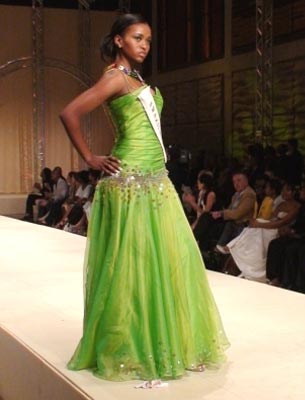 สาวรัสเซียหุ่นดีชนะใจคว้ารางวัลชนะเลิศรอบ Miss World Top Model