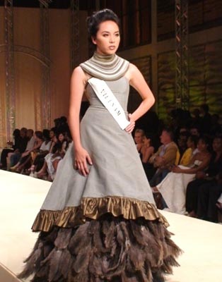 สาวรัสเซียหุ่นดีชนะใจคว้ารางวัลชนะเลิศรอบ Miss World Top Model