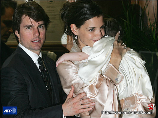 ชมภาพงานวิวาห์ของ ทอม ครูซ-เคธี่ โฮล์มส์