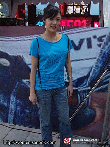 อั้ม แท็กทีมเพื่อนดารา ฉีกกฎ... ปลดกระดุม (กางเกง)