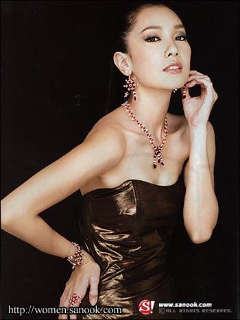 Crystal : ตุลาคม