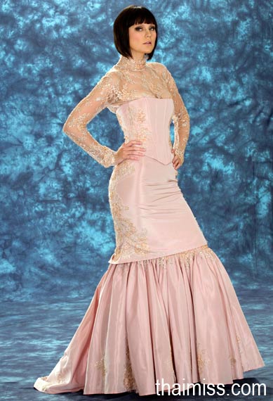 ผู้เข้าประกวดมิสยูนิเวิร์ส 2008 ในชุดราตรี