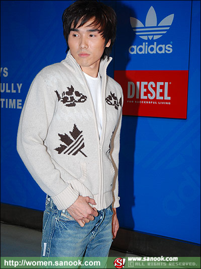 กางเกงยีนส์แฟชั่นสุดพิเศษ adidas Originals Denim by Diesel