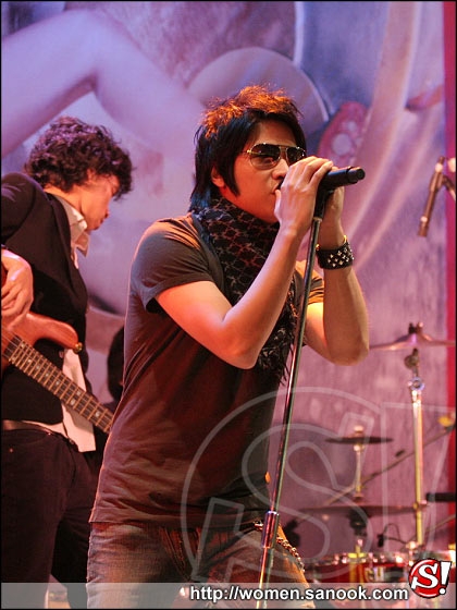 ประชันความเซ็กซี่ ปฏิทินลีโอเบียร์ 2009 และ 2008