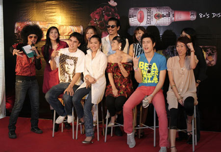 โดม - เบนซ์ ชวนระเบิดความคิดสร้างสรรค์บนขวด